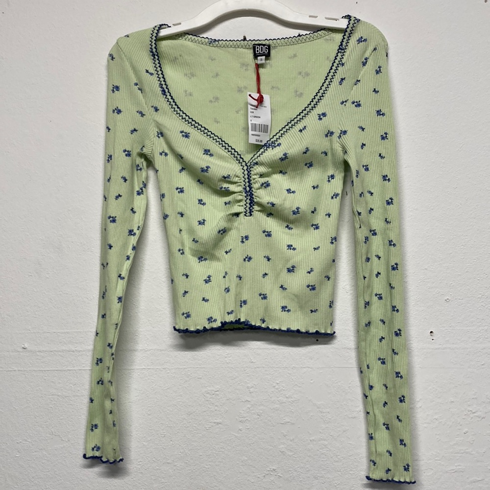 New long sleeve cropped top